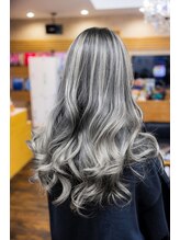 髪質強化　切れ毛ケアができる！ホームケアも多数取り揃えています！他店お直しカラーもご相談ください！