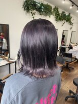 トーン(tone)&nbsp;パープル×シルバー｜デザインカラー/ブリーチ/外ハネボブ