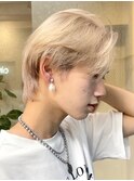 渋谷メンズブリーチカラーミルクティーベージュセンターパート