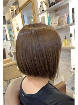 アンスール(Un Seul) 前下がりボブ