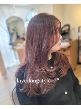 アバント(avant) 顔周りからふんわり動くレイヤーたっぷりロング