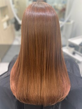 髪のパサつきが気になる方にオススメ♪髪質に合わせて施術をご提案◎理想のうるツヤヘアに。