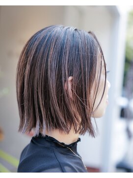 ヤイカ(YAYKA) 立体感のあるナチュラルデザインカラー。