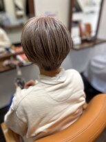 ニースト ヒーリング スペース(Neast healing space)&nbsp;ショート×白髪を彩るカラー