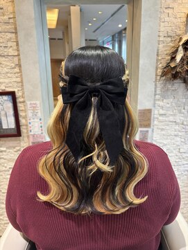 ヴィサージュプラス(VISAGE plus) リボンが映える♪編み込みハーフアップ