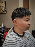 スキンフェードクロップススタイルミドル