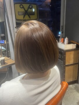 エミュー(emue) 艶感ミニボブ