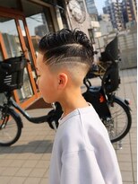 マナ 阪神尼崎(MANAZ)&nbsp;スキンフェードカット×パーマ