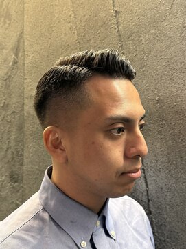 オトコデザインゼニストウキョウ(OTOKO DESIGN ZENITH TOKYO) サイドパート フェード メンズ