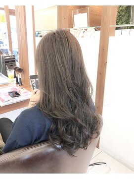 ソッカ(socca) 透明感のある明るめアッシュベージュ