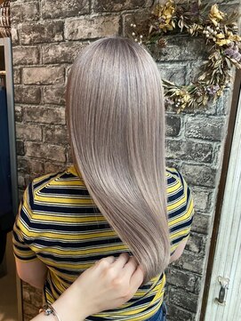 ヘアビューティースタジオ ラルガ(Hair beauty studio Raruga) ホワイトグレージュ