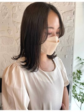 エム(EM) 前髪なし外ハネミディアム