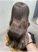 オリーブベージュ
