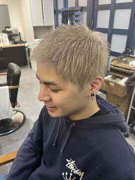 ジーニー 横浜(giinii) スパイキーショート　ミルクティーベージュ