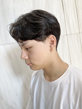 オーパスクリエ (OPUS CREER) クセを活かした2ブロック刈り上げ毛流れセンターパート!!