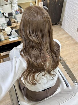 ネオリーブ チロル 横浜西口店(Neolive CiroL.) ブリーチ1回ミルクティーベージュ ケアブリーチ ツヤ髪