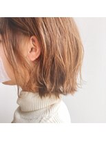 リンド(Lindo)&nbsp;シアーベージュ×外ハネ大人ボブ