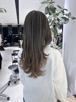 ステア ケース(stair case)&nbsp;地毛残しハイライト　なかなか美容室に来れない方にオススメ