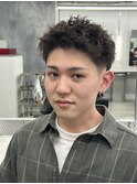 軽さと動きを楽しむピンパーマショート