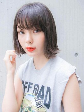 ルティア(Lutia) 切りっぱなしボブ 外ハネ グレージュ ☆