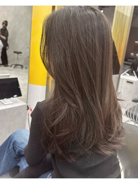 シティ(CITY) ラベージュカラー×くびれレイヤー　簡単スタイリング　CHICA