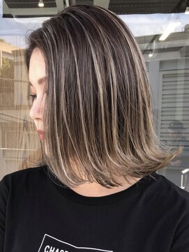 ヨロ 小岩(YOLO) ハイライトショートヘアダブルカラーイルミナカラーオージュア