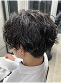 メンズ波巻きパーマ/アップバング/ツーブロックマッシュ/束感