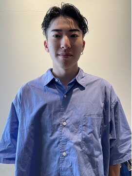 ノイ(noi) メンズ　刈り上げ　ナチュラルセンターパート　渋谷