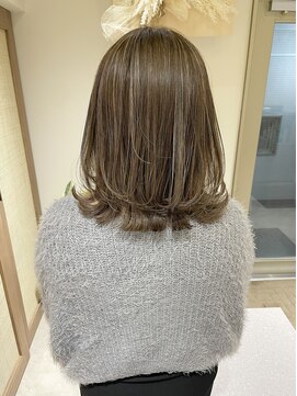 クーナバイトマト 横浜(Cuna by TOMTO) 【YUYA】ミディアムレイヤー_レイヤーボブ_ハイライトカラー