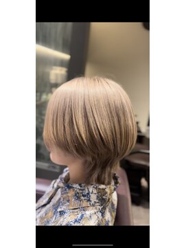 ブル(b.u.l.l.) ミルクティーカラー