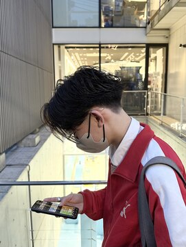 ピチカート(pizzicato) テーパーフェード/前下がりセンターパート