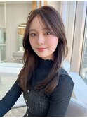 センター分け動きのあるロングレイヤーカットシャギーレイヤー