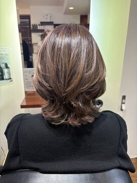 透け感ハイライトの軽やかウルフ