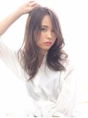 とろみ抜け感ロング《山崎愉美》大人のアッシュヘア