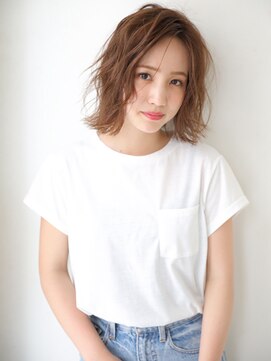 ビィシャイン 社店 キメすぎないこなれ感あるボブ