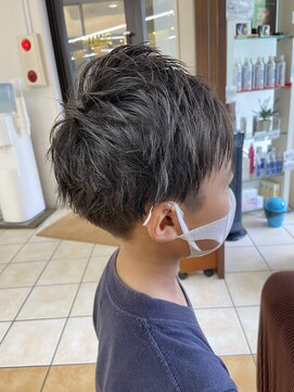 クオリス 上板橋店(QUALIS) チャイルドモテアシメカット【ツーブロ×刈り上げ】