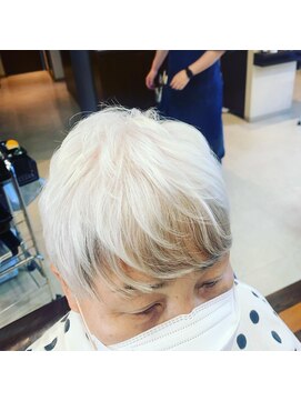 ジールドゥーエ(Zeal due) ポイントパーマ