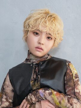 アース 三軒茶屋店(HAIR&MAKE EARTH) 三軒茶屋_レディース_ショート_ハイトーン_ブリーチ_コテ巻き