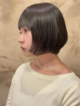 グラニュー(granew) ぱつっと前髪×丸みボブ