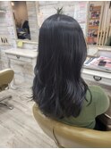 伸ばしかけレイヤースタイル×くびれヘア×ネイビーカラー