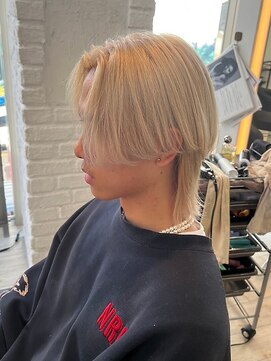 インク サカエ(inq sakae) 前髪センターパート/ストレートウルフ