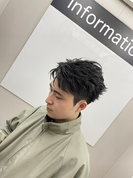 アウラ(AURA) フェザーショートフェザーパーマスパイキーショート