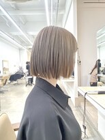 ニュート(Neut )&nbsp;ミルクティーグレージュ/ブリーチ/タッセルボブ/切りっぱなし