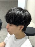 黒髪襟足短めラウンドマッシュウルフ
