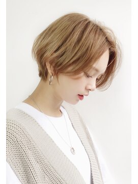 ボヌール オオサカ(Bonheur OSAKA) 美シルエット♪大人カジュアルな小顔ショート