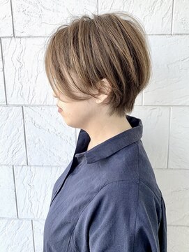 ロンド ヘアー(Rondo. Hair) 前下がりショート_大人かわいい