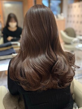 ユニ 原宿(uni) 韓国ヘアロングレイヤーカットくびれヘアベージュ前髪原宿