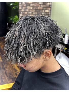 メゾンフォーメン トアロード(Maison for men TorRoad) メンズ/パーマ/ツイスパ/ツイストスパイラル【榎本理騎】