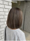 30代40代大人かっこいいグレージュハイライト×ボブ