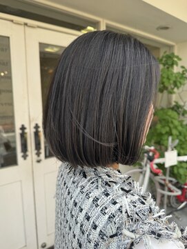 アウリンコ(aurinco) ゆるやか前下がりボブ